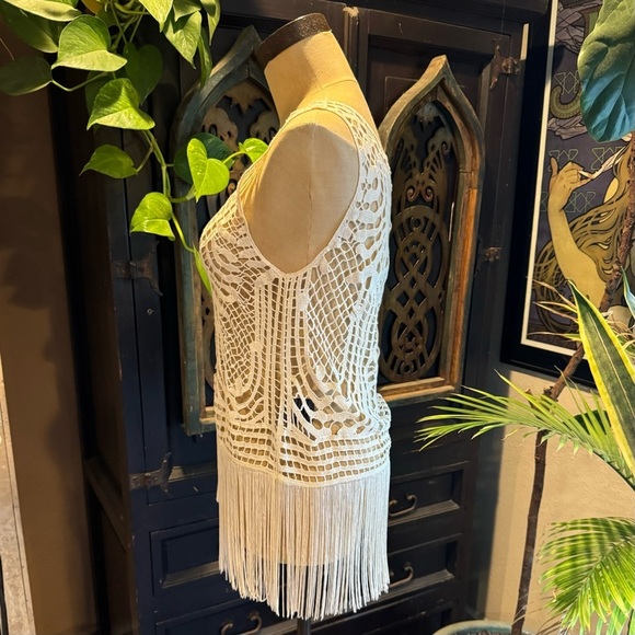 Urban Outfitters Crochet Lace Fringed Cotton Bohemian Beach 70’s vibe tank - Picture 5 of 12